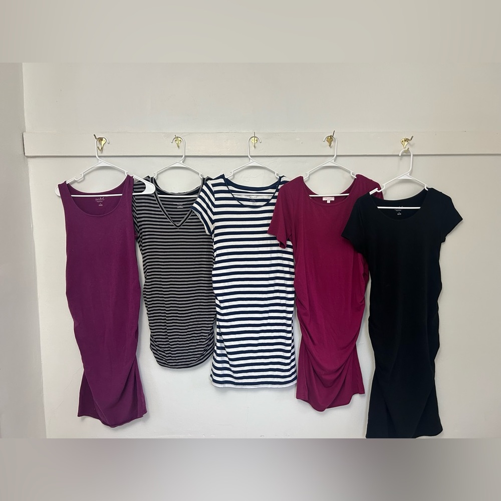 Maternity dresses. Sizes Medium. Women’s. Perfect condition.